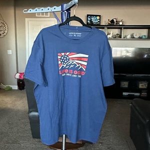 Life is Good NWOT red white and blue men’s short sleeve T-Shirt. Size XL